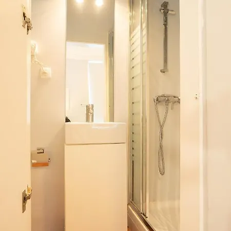 Casa De Bairro Alto Lägenhet